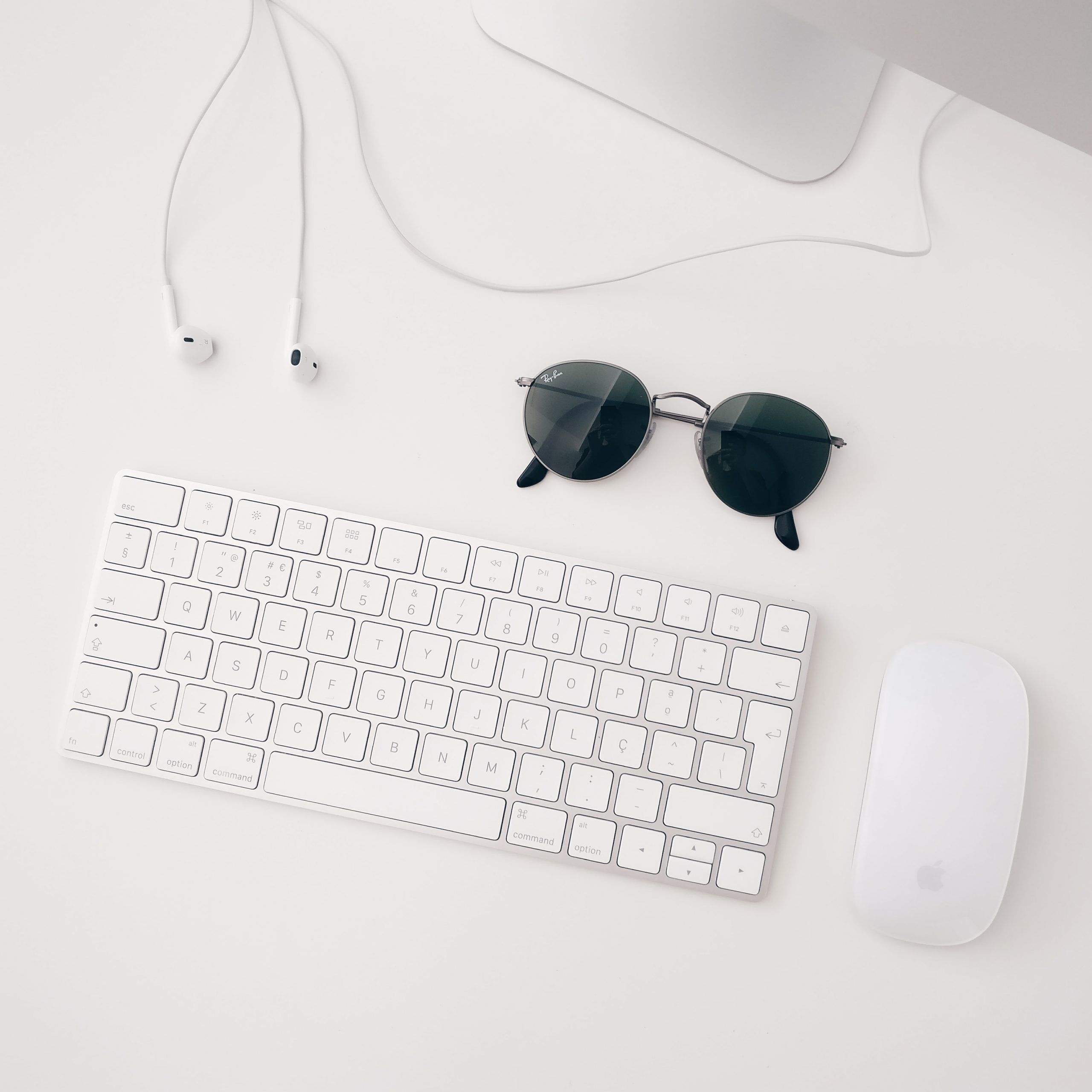 ramiro-mendes-CjS3QsRuxnE-unsplash